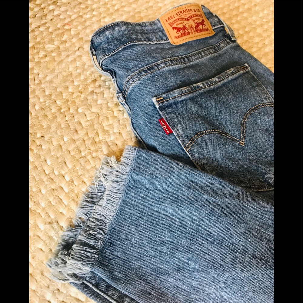 Levi’s 721 High Rise Skinny Jeans